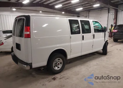 2021 GMC Savana Cargo Rwd 2500 Regular Wheelbase Work Van z USA, uszkodzony, nr VIN 1GTW7AF70M1253447